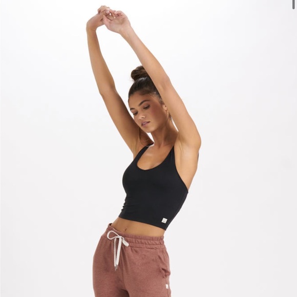 Vuori Halo Performance Crop - Picture 3 of 5